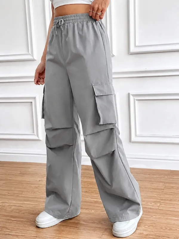 Womens_Grey_Wide_Leg_Cargo_Pants_With_Multi_Pocket_Design