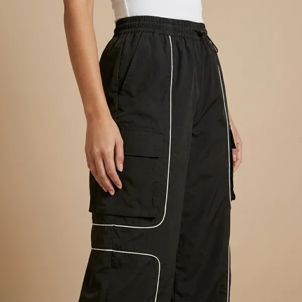Womens_Black_Wide_Leg_Cargo_Pants_With_Contrast_White_Stitching