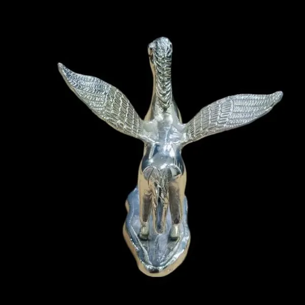 Flying_Horse_Showpiece_Animal_Design_Figurines_Gifting_Modern_Flying_Horse_Decorative_Showpiece_14_Cm_Brass_Silver