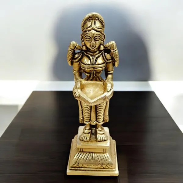 Sjl_Lady_Holding_Diya_Traditional_Indian_Deepam_Oil_Lamp_For_Puja_Home_Decor_Gifting_Brass_Table_Diya_Height_5.5_Inch