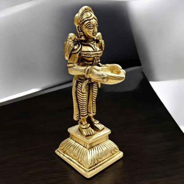 Sjl_Lady_Holding_Diya_Traditional_Indian_Deepam_Oil_Lamp_For_Puja_Home_Decor_Gifting_Brass_Table_Diya_Height_5.5_Inch