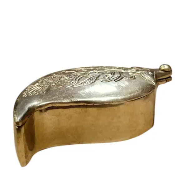 Sjl_Traditional_Leaf_Shaped_Kumkum_Box_For_Roli_Chawal_Haldi_Container_Pooja_Gifting_Decorative_Showpiece_3_Cm_Brass_Gold