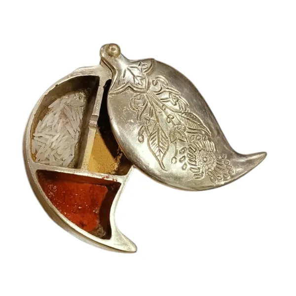 Sjl_Traditional_Leaf_Shaped_Kumkum_Box_For_Roli_Chawal_Haldi_Container_Pooja_Gifting_Decorative_Showpiece_3_Cm_Brass_Gold