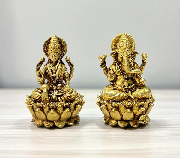 Sjl_Exports_Brass_Lakshmi_Ganesh_Idol_Pair_On_Lotus_Compact_5_Cm_Statue_Lakshmi_Ganesh_Idol_Pair_On_Lotus_5_Cm_Wax_Casting_Brass_Murti