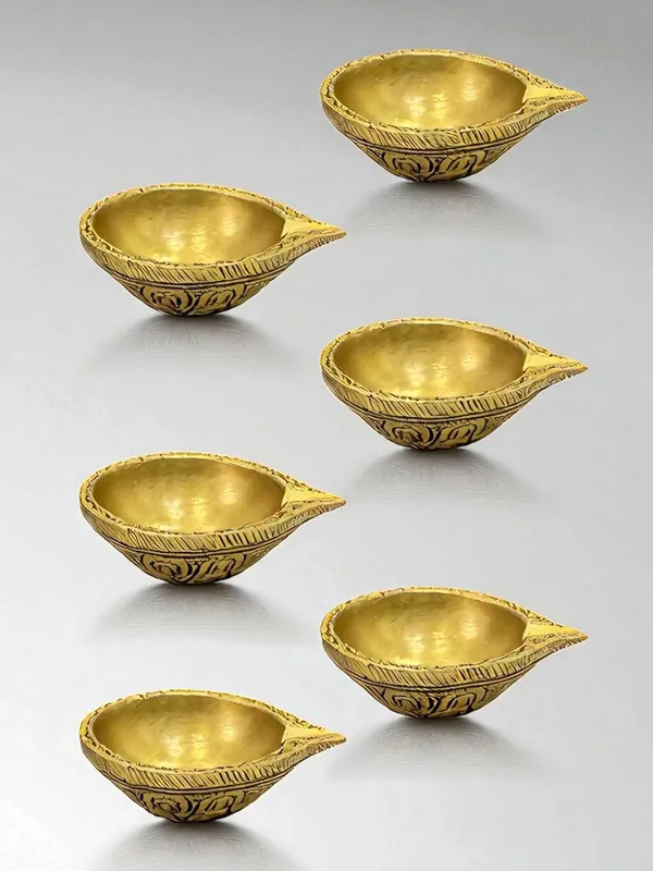 Sjl_Exports_Brass_Diyas_For_Diwali_Pair_Of_6_Handcrafted_Oil_Lamps_For_Temple_Use_Brass_Handcrafted_Diyas_Pair_Of_6_Traditional_Oil_Lamps_For_Diwali_Puja