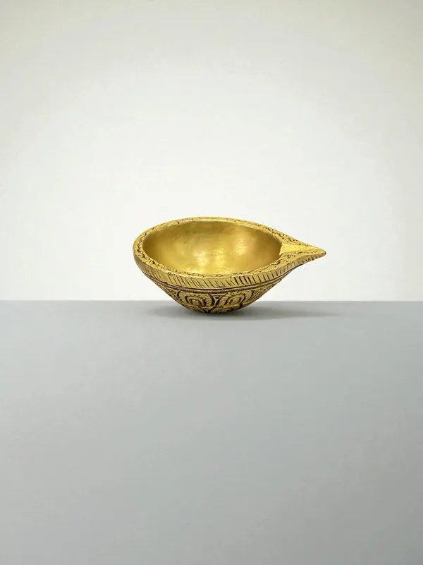 Sjl_Exports_Brass_Diyas_For_Diwali_Pair_Of_6_Handcrafted_Oil_Lamps_For_Temple_Use_Brass_Handcrafted_Diyas_Pair_Of_6_Traditional_Oil_Lamps_For_Diwali_Puja