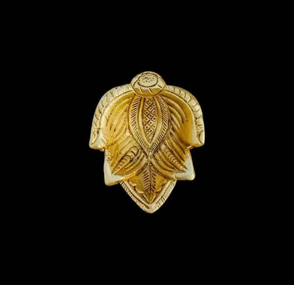 Sjl_Exports_Traditional_Brass_Leaf_Design_Diya_Handcrafted_Oil_Lamp_For_Pooja_Gold_Finish_9_X_7.5_Cm_Decorative_Temple_Worship_Lamp_With_Intricate_Pattern