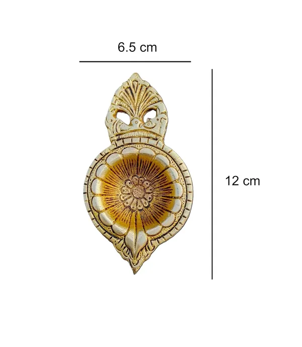 Sjl_Exports_Traditional_Brass_Diya_With_Stand_Handcrafted_Leaf_Design_Oil_Lamp_Gold_Finish_12_X_6_5_Cm_Decorative_Temple_Pooja_Lamp_For_Worship_And_Festivals