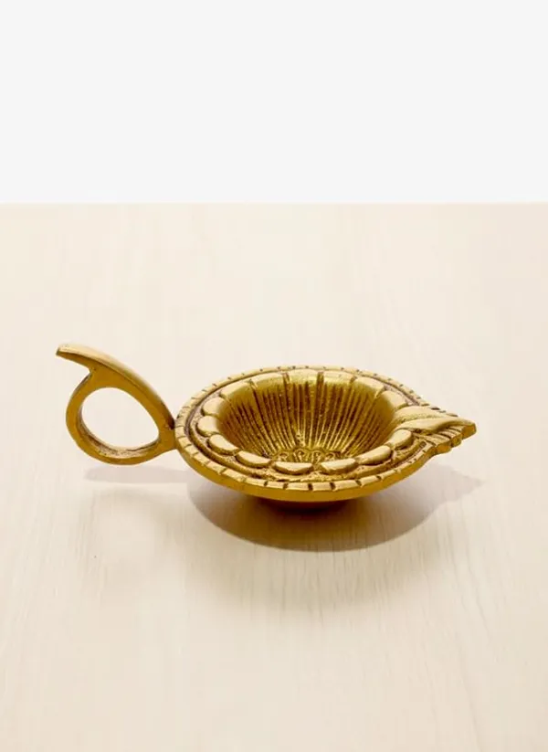 Sjl_Exports_Traditional_Brass_Diya_Set_With_Floral_Pattern_Design_10_Cm_X_6_5_Cm_Handcrafted_Oil_Lamp_With_Handle_For_Pooja_Rituals_Temple_Decoration_Gold_Finish_2_Pieces