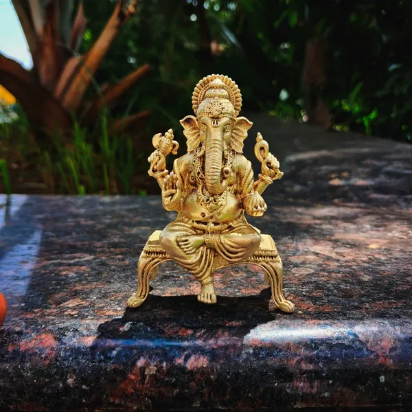 Brass_Ganesh_Ji_Statue_|_Lord_Ganesha_Brass_Statue_|_Ganesh_Ji_Murti_on_Chowki_Decorative_Showpiece_-_9_cm_(Brass,_Gold)