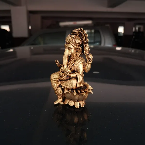 Pure_Brass_Ganesh_Ji_Statue_on_Lotus_|_Brass_Ganesh_Ji_Idol_for_Mandir_|_Brass__Ganesh_Bhagwan_Statue_for_Pooja_-_8_cm