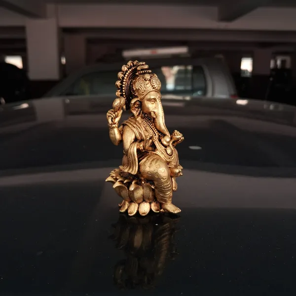 Pure_Brass_Ganesh_Ji_Statue_on_Lotus_|_Brass_Ganesh_Ji_Idol_for_Mandir_|_Brass__Ganesh_Bhagwan_Statue_for_Pooja_-_8_cm