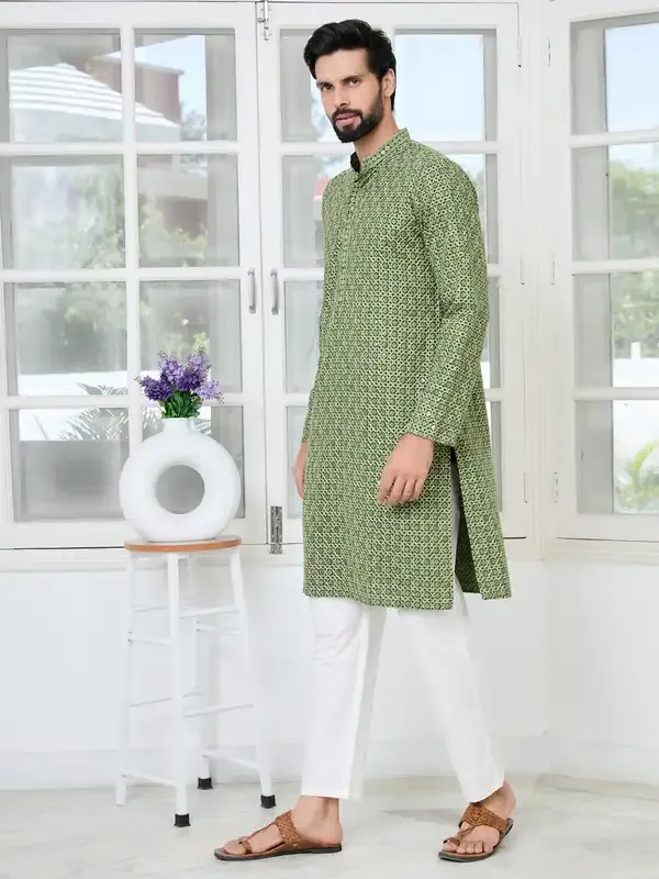 Men_Dark_Green_Embroidered_Straight_Kurta_With_Pyjama