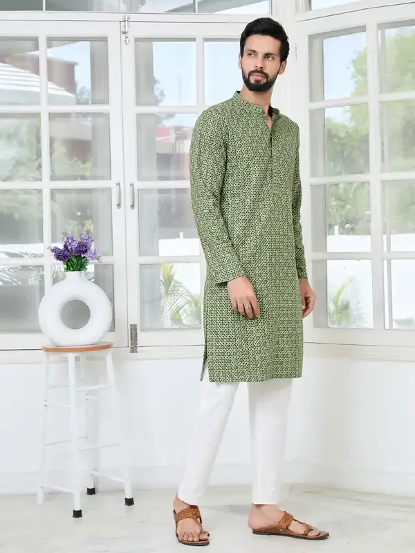 Men_Dark_Green_Embroidered_Straight_Kurta_With_Pyjama