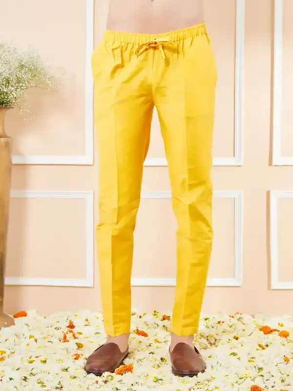 Yellow_Cotton_Solid_Straight_Kurta_With_Matching_Pyjama