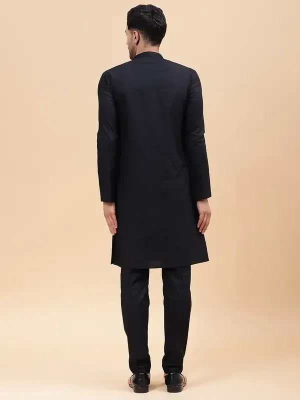 Men_Black_Pure_Cotton_Embroidered_Staright_Kurta_With_Pajama