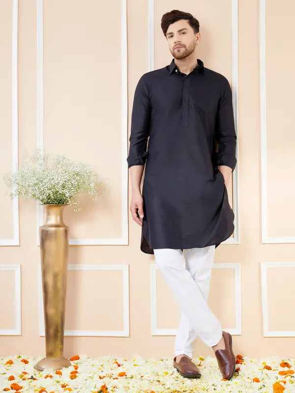 Men_Black_Cotton_Solid_Pathani_Kurta_With_Pyjama