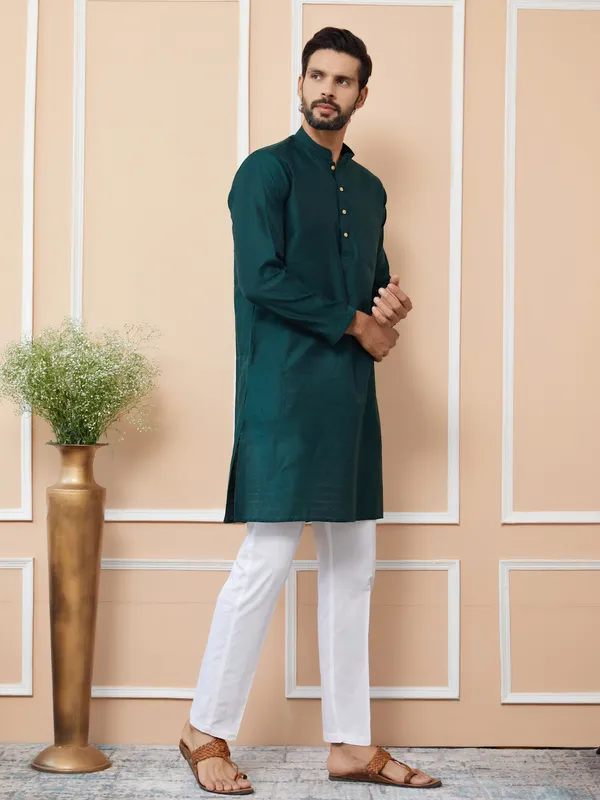 Dark_Green_Ethnic_Motifs_Silk_Jacquard_Woven_Design_Straight_Kurta_With_Pyjama