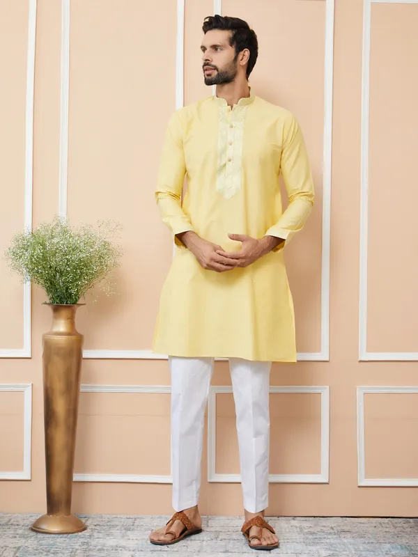 Yellow_Solid_Cotton_Straight_Kurta_With_Pyjama_With_Jacquard_Neckline