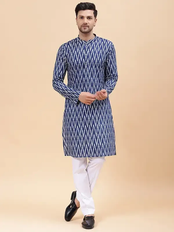 Men_Navy_Blue_&_White_Pure_Cotton_Printed_Staright_Kurta_With_Pajama