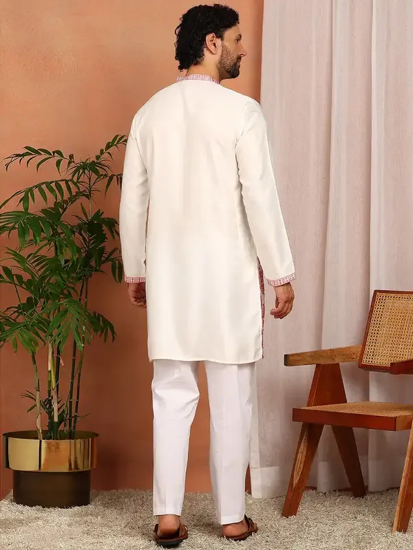 Off-White_Thread_Embroidered_Straight_Kurta_With_Pyjama