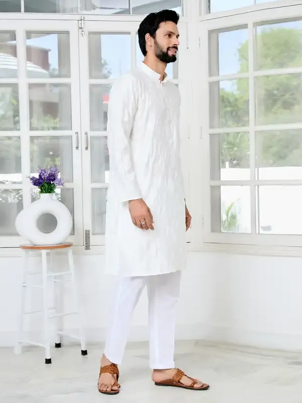 Cream_Geometric_Embroidered_Thread_Work_Mandarin_Collar_Straight_Kurta_With_Pyjama