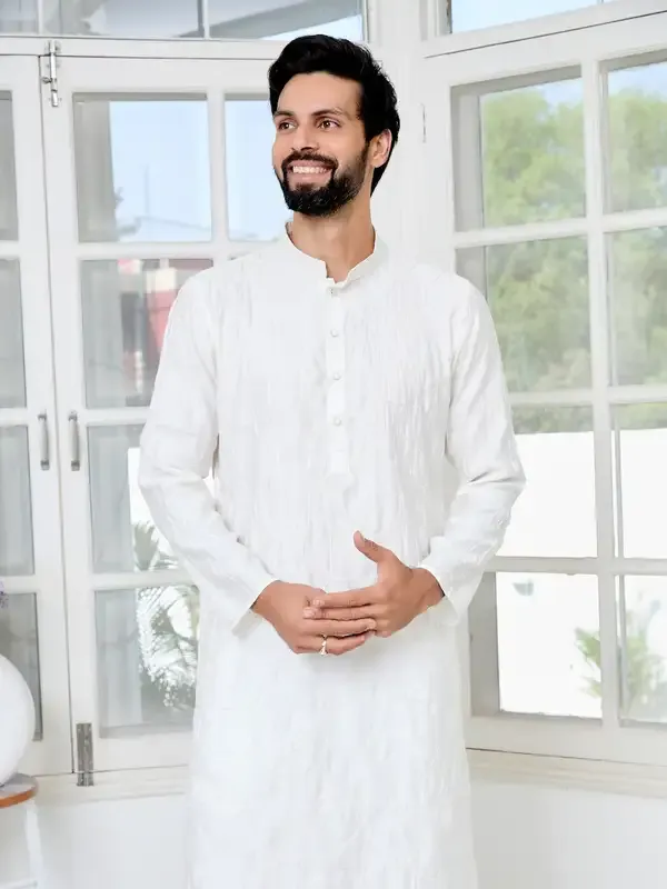Cream_Geometric_Embroidered_Thread_Work_Mandarin_Collar_Straight_Kurta_With_Pyjama