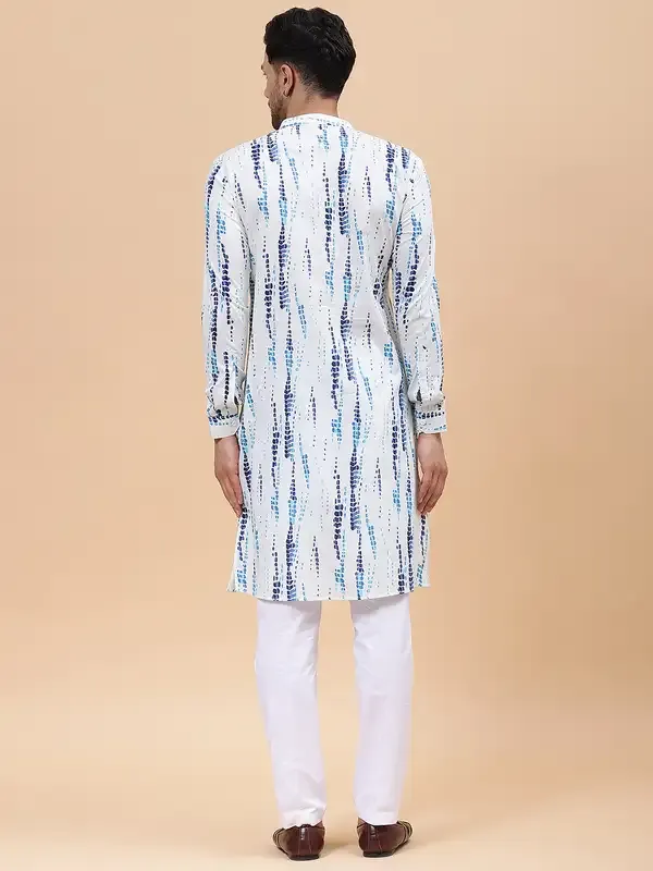 Men_White_&_Blue_Pure_Cotton_Printed_Staright_Kurta_With_Pajama
