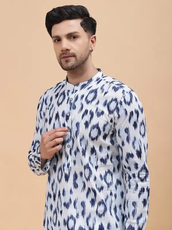 Men_White_&_Blue_Pure_Cotton_Printed_Staright_Kurta_With_Pajama