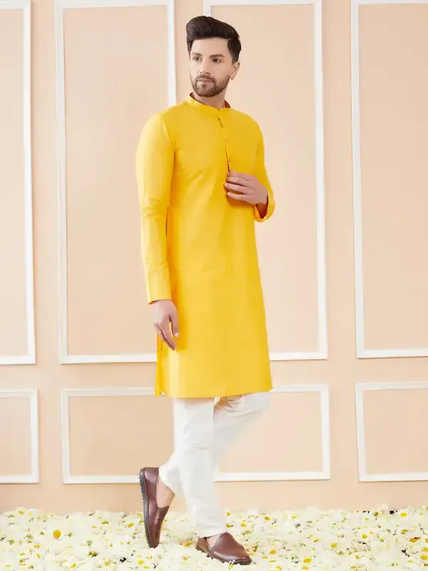 Yellow_Cotton_Solid_Straight_Kurta_With_Pyjama