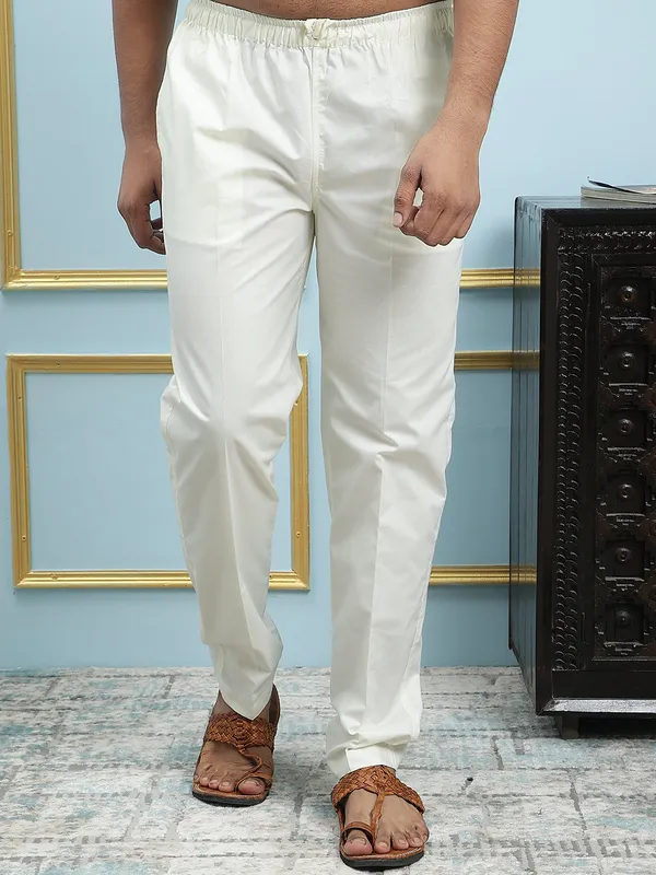 Combo_Pack_of_2:_Off_White_Solid_Cotton_Pyjamas