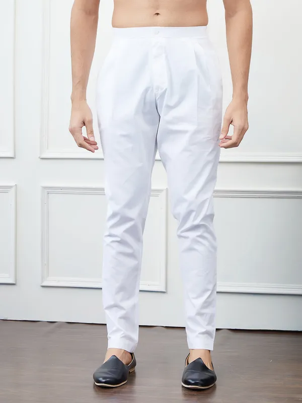 Combo_Pack_of_2:_White_&_Navy_Blue_Solid_Cotton_Pyjamas