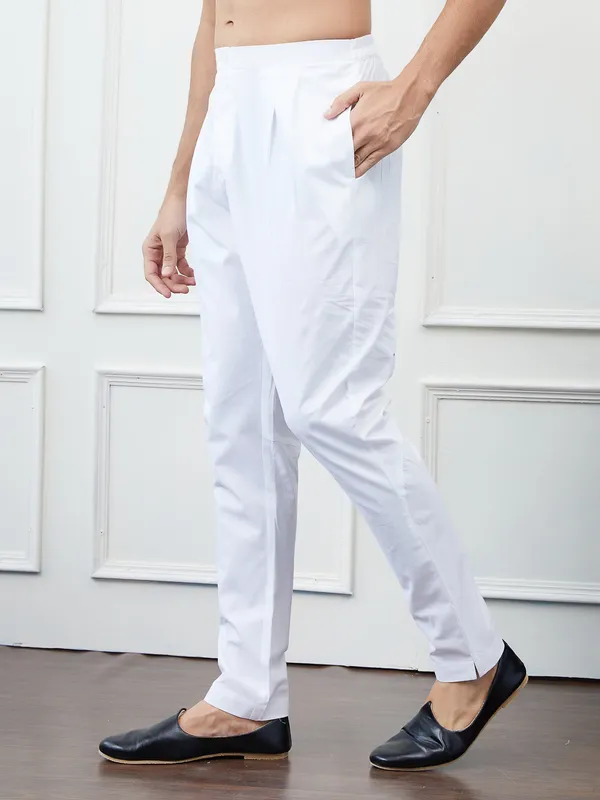 Combo_Pack_of_2:_White_&_Cream_Solid_Cotton_Pyjamas