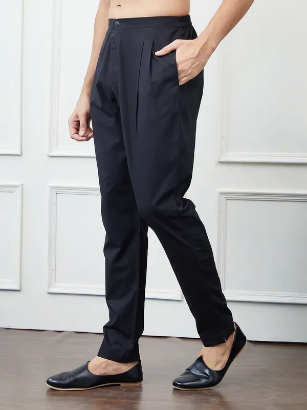 Combo_Pack_of_2:_Black_&_Cream_Solid_Cotton_Pyjamas