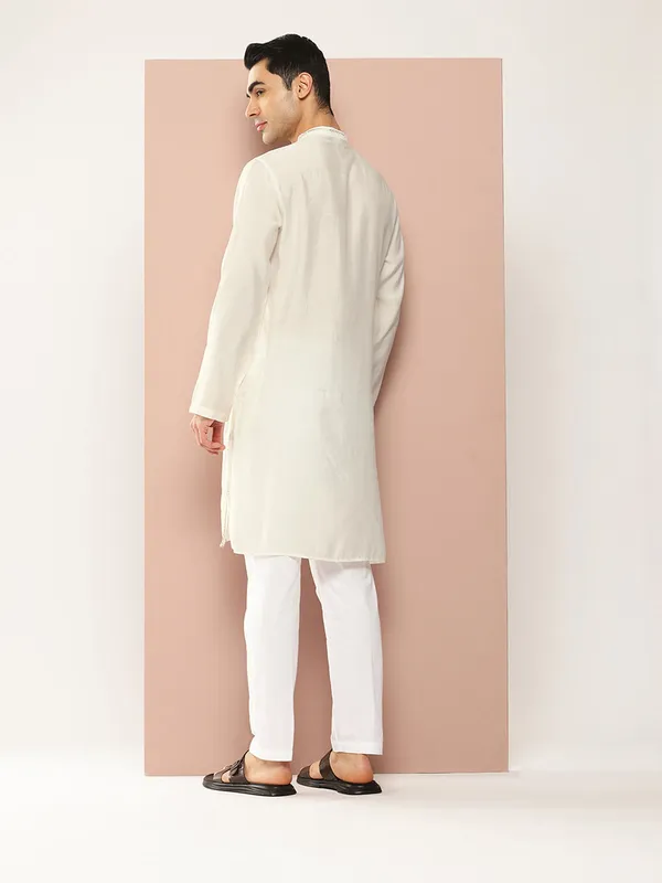 Men�s_Off_White_Chanderi_Silk_Kurta_with_Sequin_Embroidery,_Paired_with_Pyjama