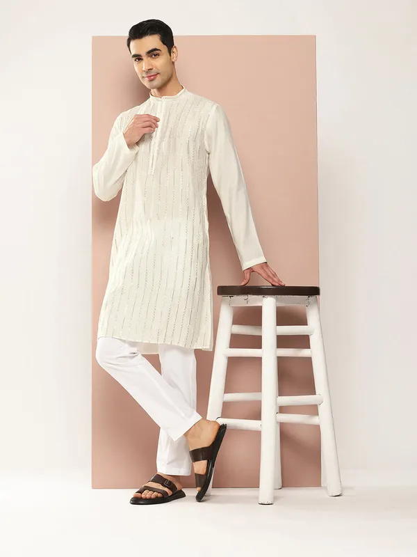 Men�s_Off_White_Chanderi_Silk_Kurta_with_Sequin_Embroidery,_Paired_with_Pyjama