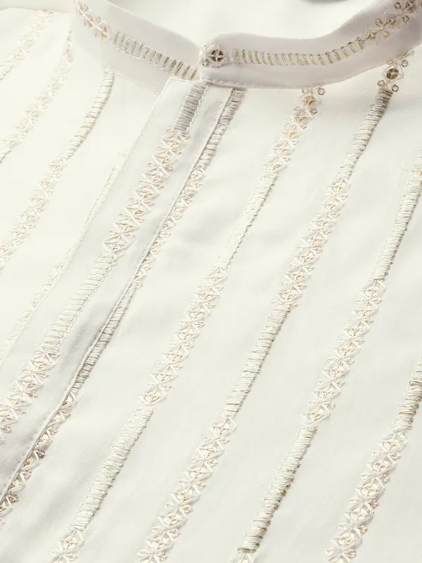Men�s_Off_White_Chanderi_Silk_Kurta_with_Sequin_Embroidery,_Paired_with_Pyjama