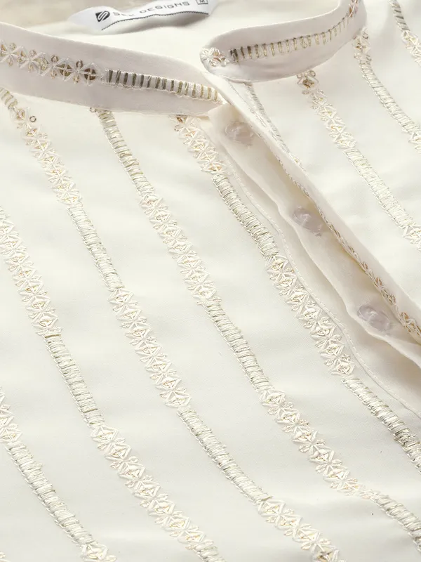 Men's_Off-White_&_Gold_Sequined_Chanderi_Silk_Kurta