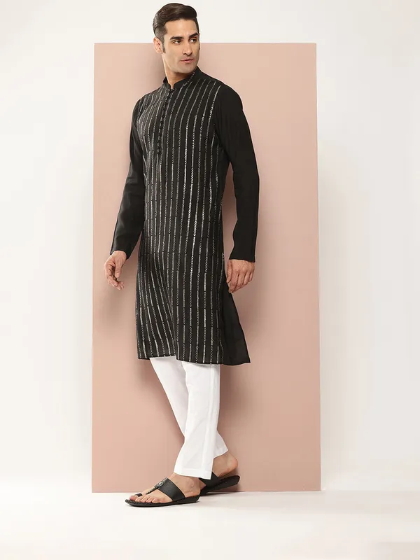 Black_&_Gold_Sequined_Chanderi_Silk_Kurta