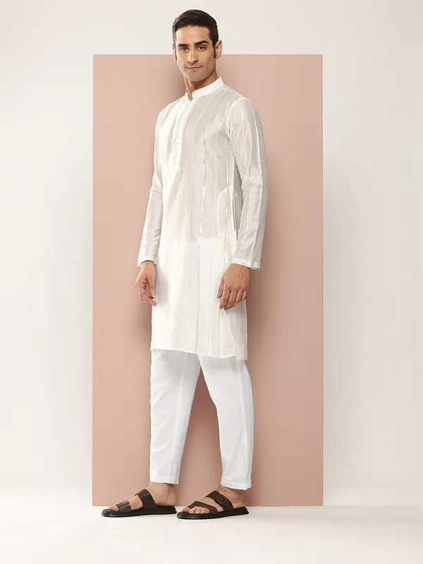 Men's_Off_White_Chanderi_Silk_Kurta_with_Sequin_Embroidery,_Paired_with_Pyjama