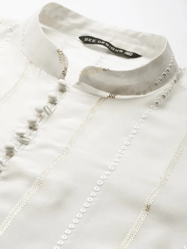 Men's_Off_White_Chanderi_Silk_Kurta_with_Sequin_Embroidery,_Paired_with_Pyjama