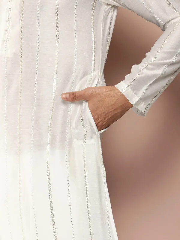 Men's_Off_White_Chanderi_Silk_Kurta_with_Sequin_Embroidery,_Paired_with_Pyjama