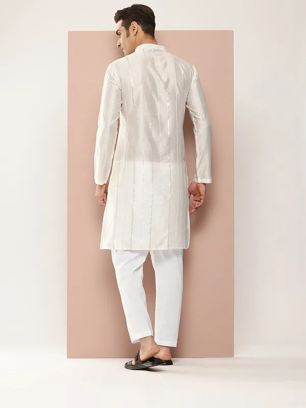 Men's_Off-White_Sequined_&_Embroidered_Chanderi_Silk_Straight_Kurta