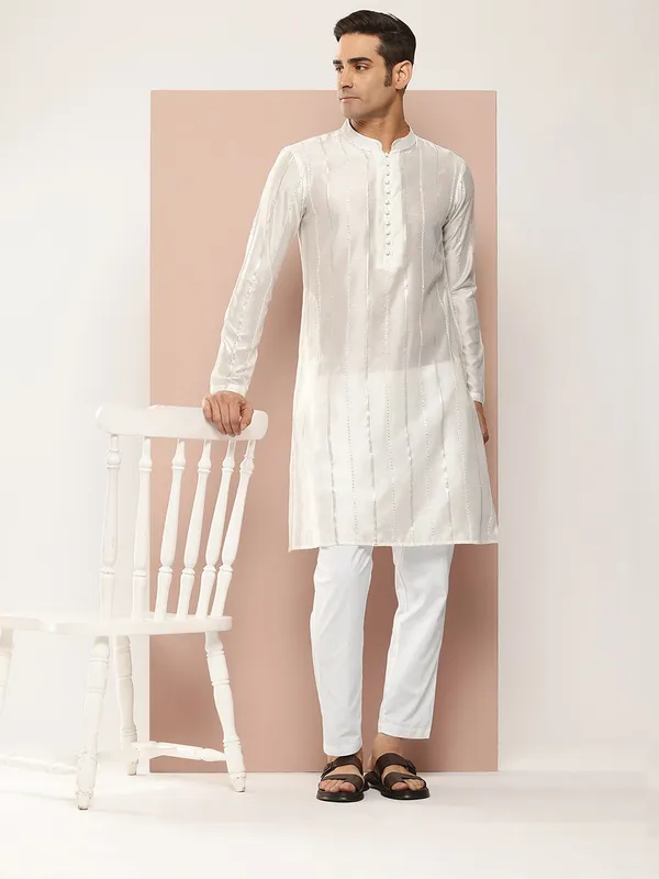 Men's_Off-White_Sequined_&_Embroidered_Chanderi_Silk_Straight_Kurta