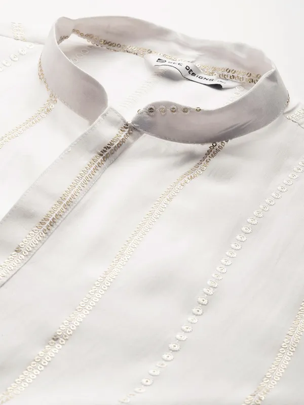 Off_White_Chanderi_Silk_Kurta_with_Sequin_Embroidery,_Paired_with_Pyjama