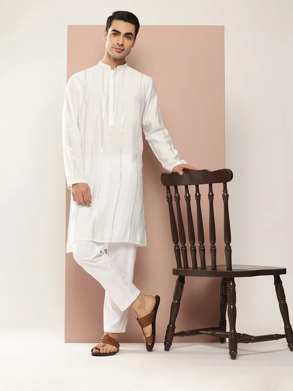 Men's_Off-White_Sequined_&_Embroidered_Chanderi_Silk_Straight_Kurta