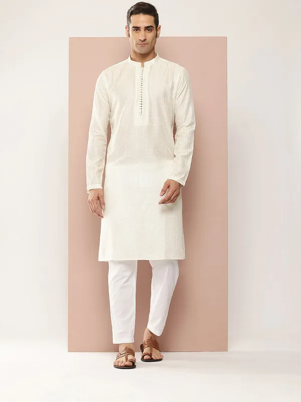 Men's_Off-White_Embroidered_Threadwork_&_Sequined_Chanderi_Silk_Straight_Kurta