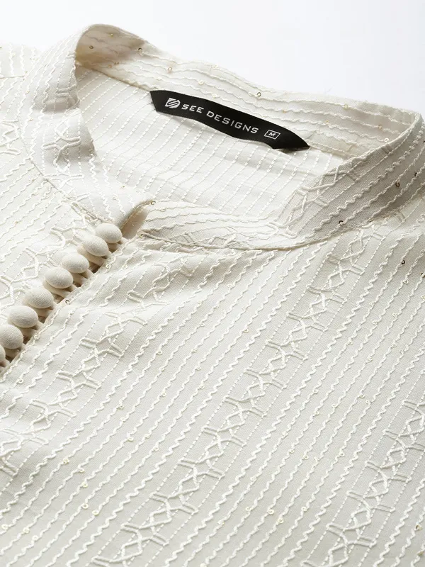 Men's_Off-White_Embroidered_Threadwork_&_Sequined_Chanderi_Silk_Straight_Kurta