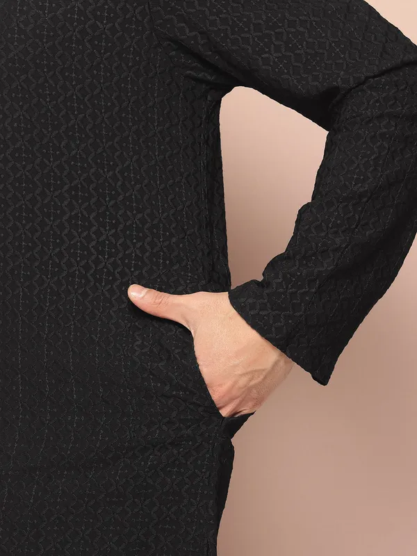 Men's_Black_Embroidered_Threadwork_&_Sequined_Chanderi_Silk_Straight_Kurta