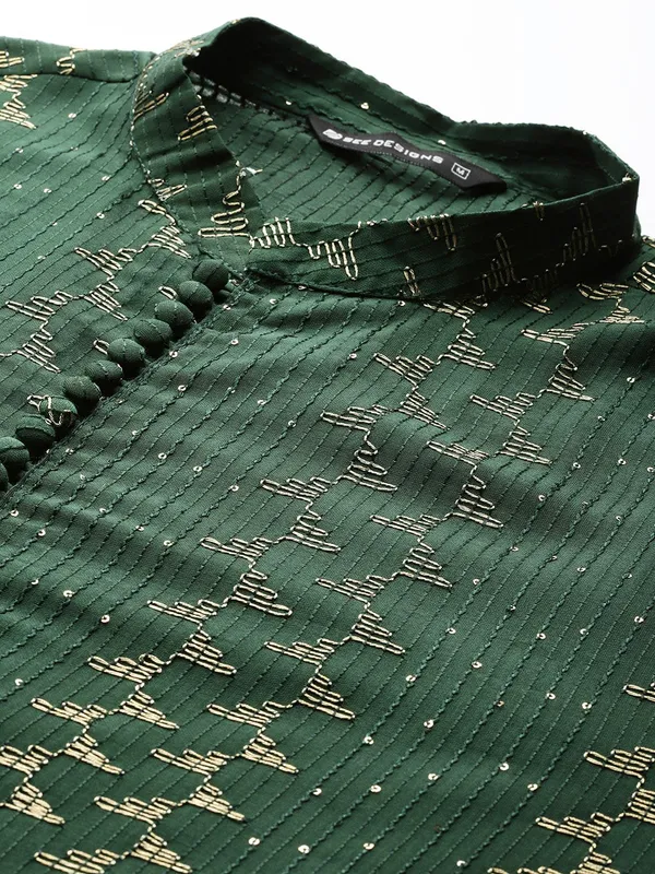 Men's_Green_Embroidered_Threadwork_&_Sequined_Chanderi_Silk_Straight_Kurta